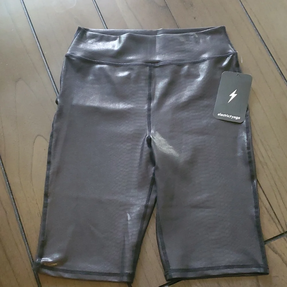 Electric Yoga Python Biker Short, Size L